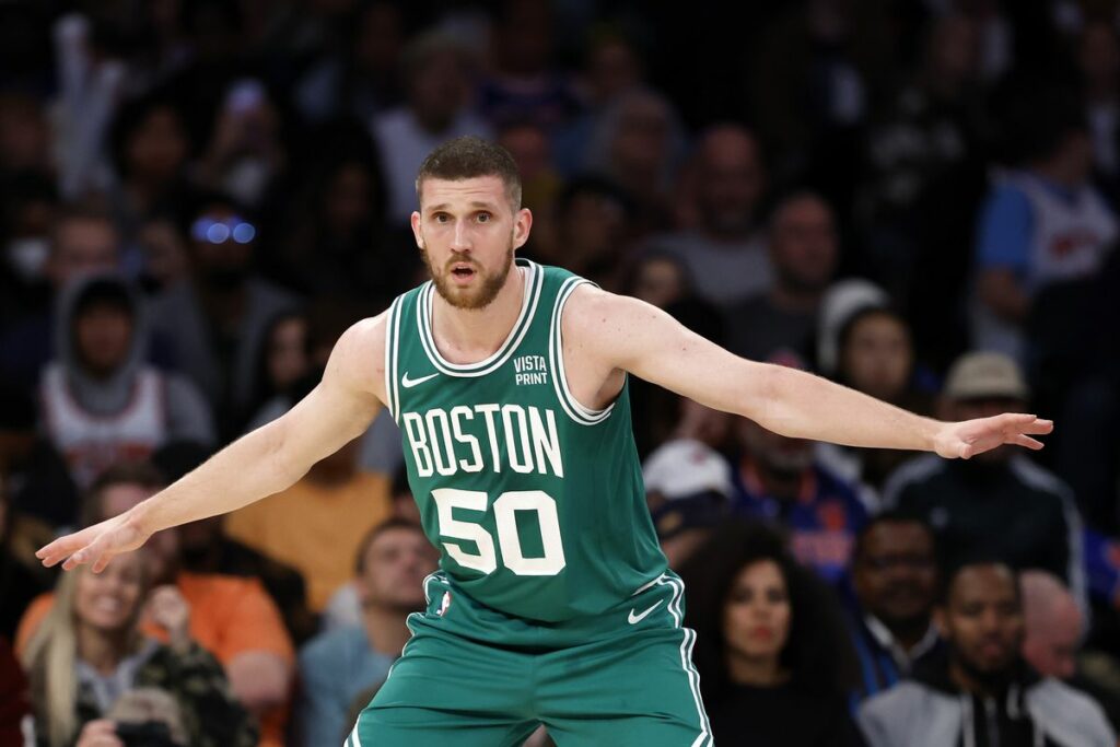 Михайлюк зіграв в фіналі НБА в особливих кросівках на підтримку України. Лень відреагував 2 Михайлюк зіграв в фіналі НБА в особливих кросівках на підтримку України. Лень відреагував 1