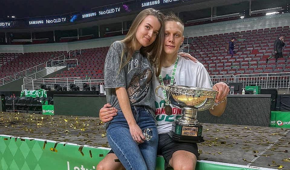 Українці за кордоном: Липовий, Зотов, Пустовий, Павлов, Сахнюк, Ковальов 2 Українці за кордоном: Липовий, Зотов, Пустовий, Павлов, Сахнюк, Ковальов 1