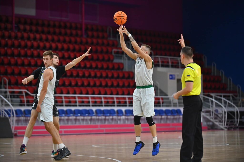 Контрольний матч. “Запоріжжя” – “Кривбас” 64:49 2 Контрольний матч. “Запоріжжя” – “Кривбас” 64:49 1