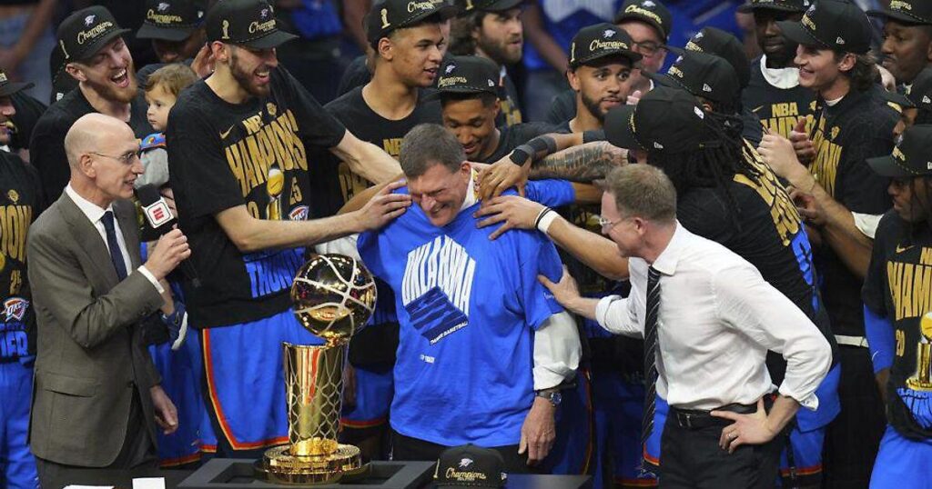 Власники "Оклахоми" хочуть продати клуб одразу після завоювання історичного титулу НБА 2 Власники "Оклахоми" хочуть продати клуб одразу після завоювання історичного титулу НБА 1