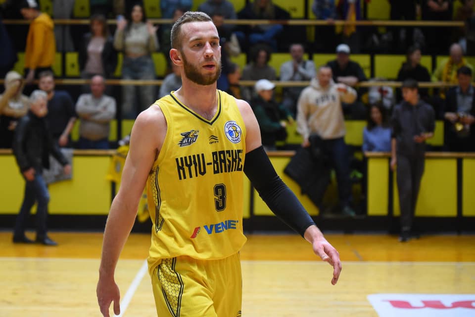 Гравці української Суперліги заявили про борги клубів за минулий сезон 2 Гравці української Суперліги заявили про борги клубів за минулий сезон 1