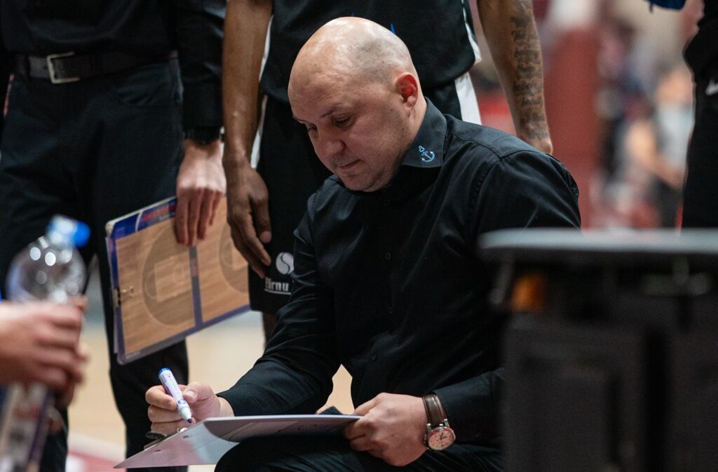 “Пярну” припинив співпрацю з Віталієм Степановським 2 “Пярну” припинив співпрацю з Віталієм Степановським 1