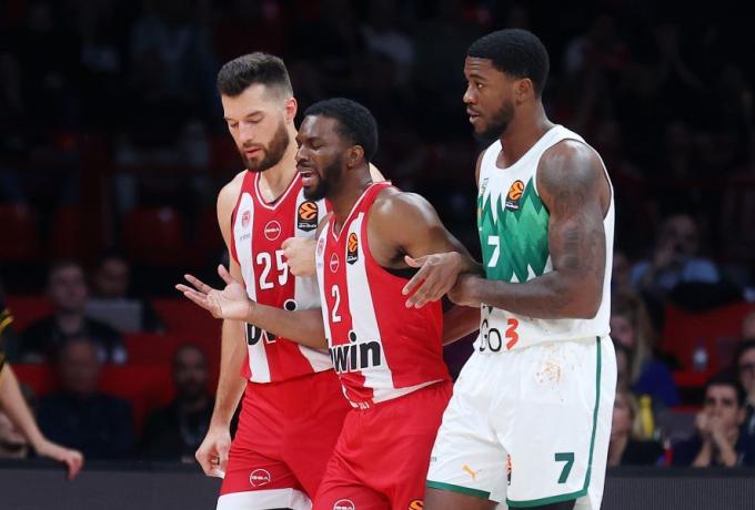 Зірка "Олімпіакоса" вибув до кінця сезону. Через попередню травму він не грав 1,5 роки 2 Зірка "Олімпіакоса" вибув до кінця сезону. Через попередню травму він не грав 1,5 роки 1