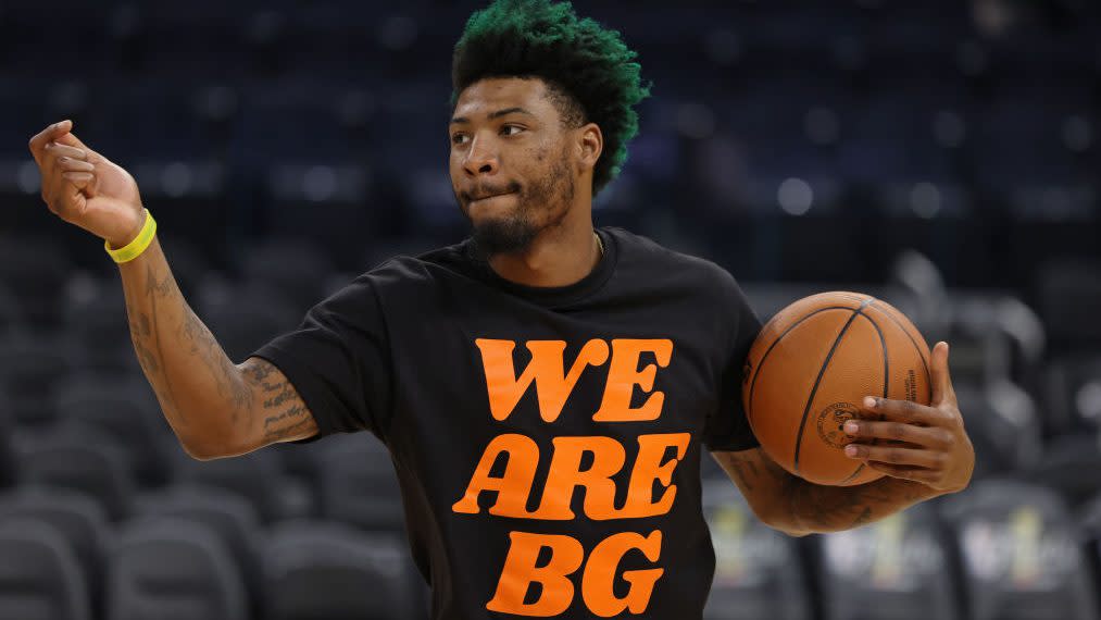 Гравці Бостона прийшли на тренування у футболках з написом на підтримку гравчині збірної США, яку затримано в росії 2 Гравці Бостона прийшли на тренування у футболках з написом на підтримку гравчині збірної США, яку затримано в росії 1