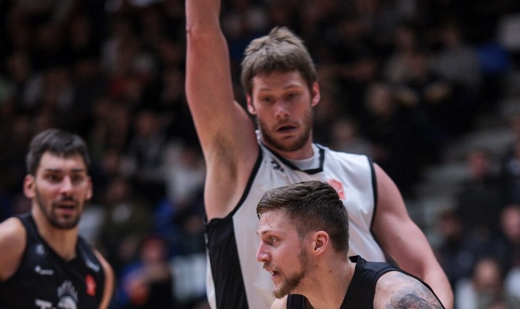 Українці за кордоном: Новицький, Сидоров, Липовий, Ковальов, Кличко, Крутоус, Шундель, Сергєєв 2 Українці за кордоном: Новицький, Сидоров, Липовий, Ковальов, Кличко, Крутоус, Шундель, Сергєєв 1