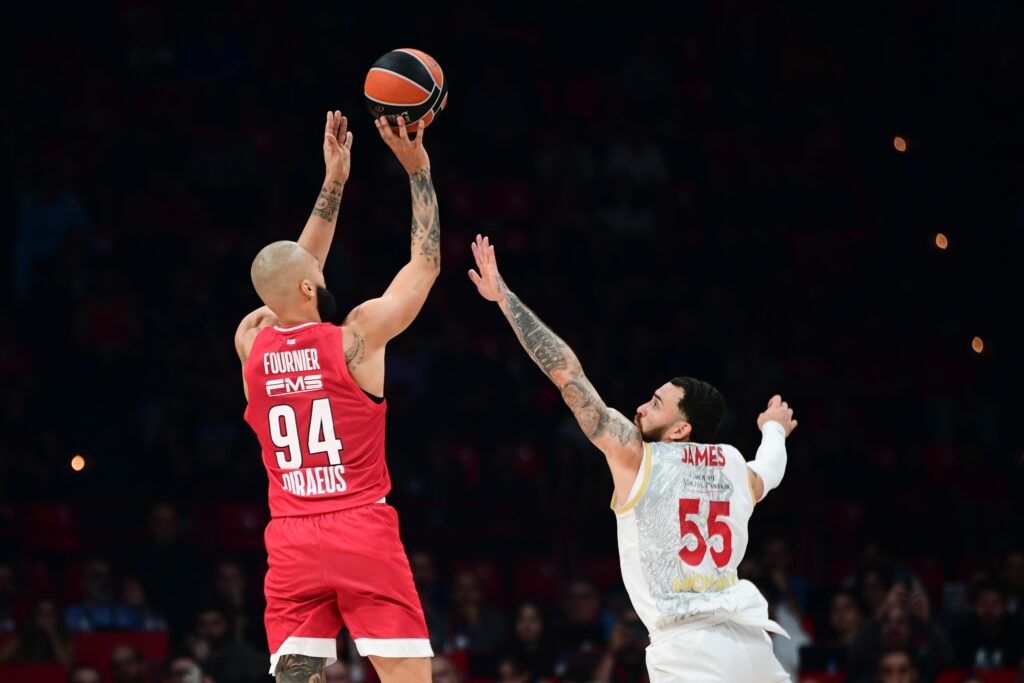 Євроліга, 7-й тур: "Хапоель" захопив лідерство, "Олімпіакос" програв на власному паркеті 2 Євроліга, 7-й тур: "Хапоель" захопив лідерство, "Олімпіакос" програв на власному паркеті 1