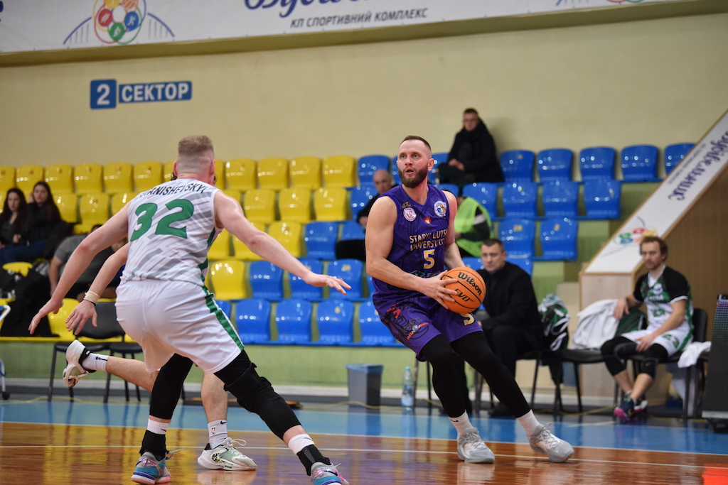 Олександр Кольченко набрав 34 очка в дебютному матчі за “Старий Луцьк” 2 Олександр Кольченко набрав 34 очка в дебютному матчі за “Старий Луцьк” 1