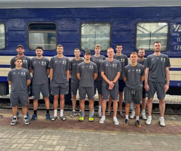 Молодий український форвард повернувся з Чехії до "Дніпра" та вирушив з командою на контрольні матчі 4 Молодий український форвард повернувся з Чехії до "Дніпра" та вирушив з командою на контрольні матчі 3