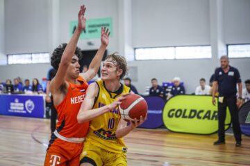 Молодий український форвард повернувся з Чехії до "Дніпра" та вирушив з командою на контрольні матчі 8 Молодий український форвард повернувся з Чехії до "Дніпра" та вирушив з командою на контрольні матчі 7