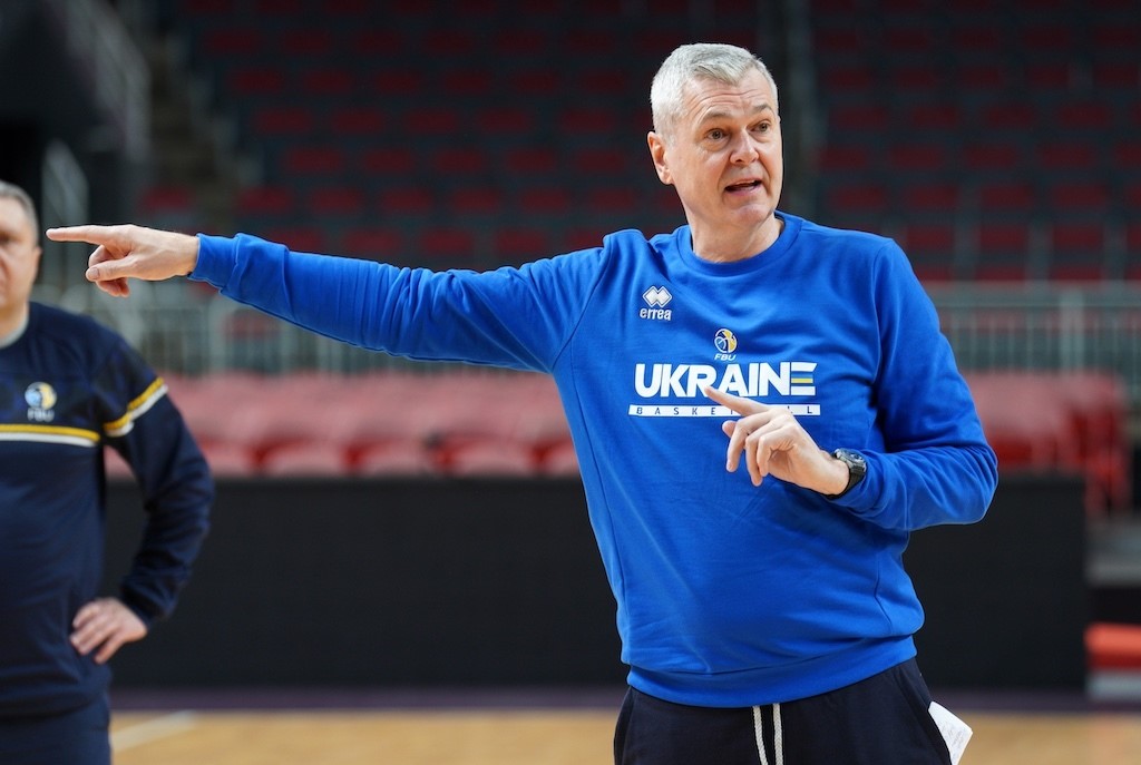 Айнарс Багатскіс та В'ячеслав Бобров відповіли на питання українських журналістів перед матчами відбору на Євробаскет-2025 2 Айнарс Багатскіс та В'ячеслав Бобров відповіли на питання українських журналістів перед матчами відбору на Євробаскет-2025 1