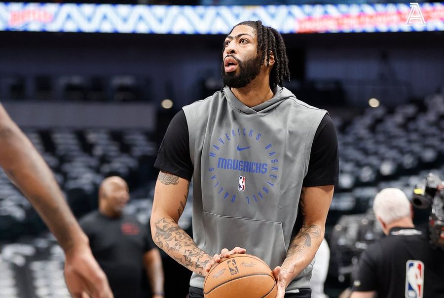 Девіс отримав безконтактну травму в дебютній грі за "Даллас". Він може пропустити більше місяця 2 Девіс отримав безконтактну травму в дебютній грі за "Даллас". Він може пропустити більше місяця 1