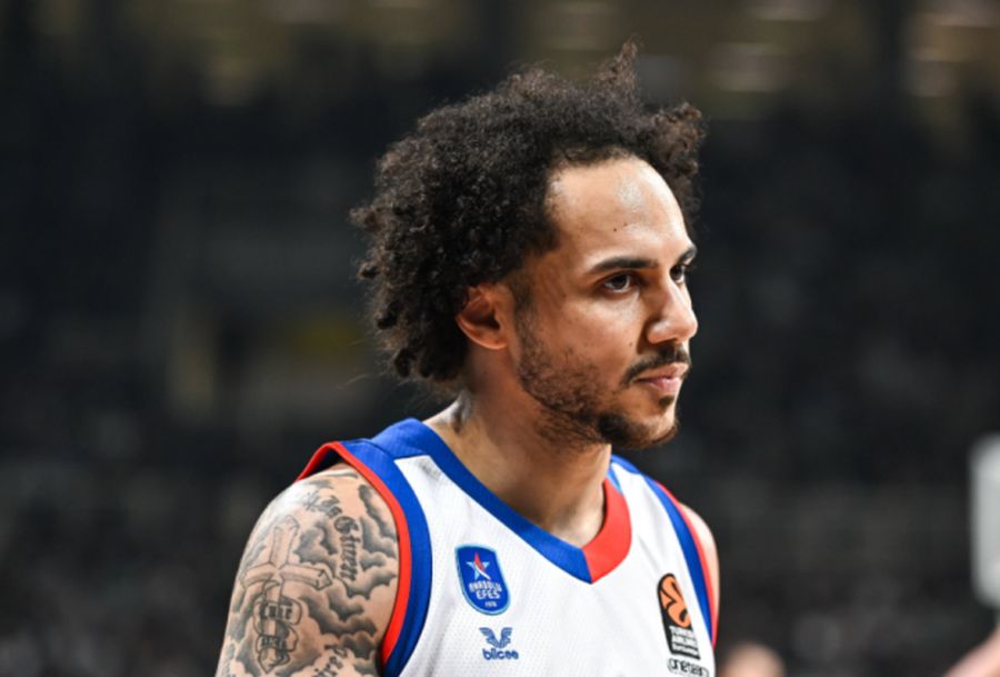 Шейн Ларкін розповів, що не збирався переходити в "Анадолу", але змінив думку через одного гравця 2 Шейн Ларкін розповів, що не збирався переходити в "Анадолу", але змінив думку через одного гравця 1