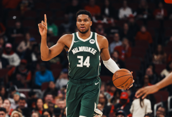 Янніс Адетокумбо розповів, в якому віці планує залишити НБА 2 Янніс Адетокумбо розповів, в якому віці планує залишити НБА 1