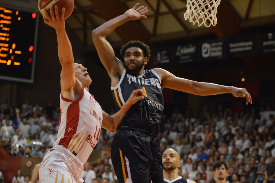 Команда Клима Артамонова виграла третій дивізіон Франції 2 Команда Клима Артамонова виграла третій дивізіон Франції 1