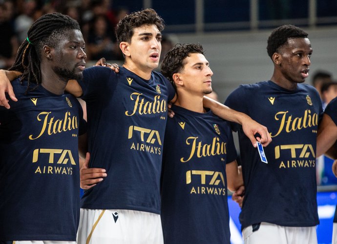 Мінус 2 гравці "Мілана": збірна Італії скоротила ростер під час підготовки до Євробаскету 2 Мінус 2 гравці "Мілана": збірна Італії скоротила ростер під час підготовки до Євробаскету 1