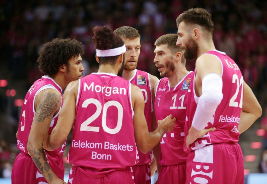 «Бонн» Липового програв вирішальний п’ятий матч півфіналу Бундесліги 2 «Бонн» Липового програв вирішальний п’ятий матч півфіналу Бундесліги 1