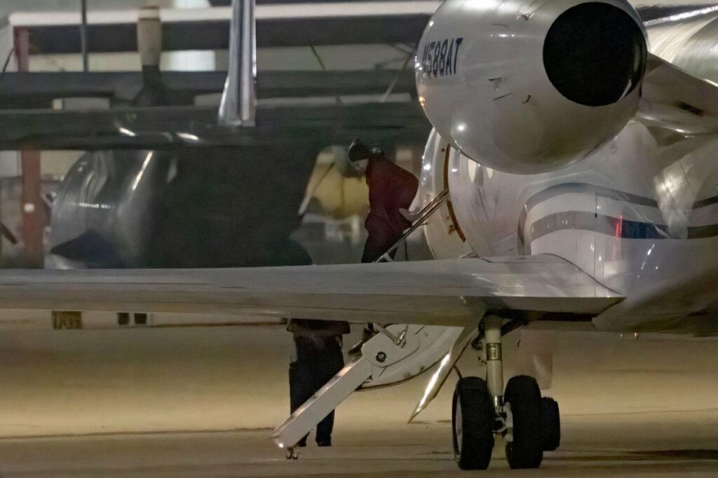 Бріттні Грайнер повернулась до США: відео 2 Бріттні Грайнер повернулась до США: відео 1