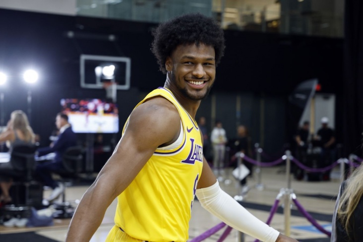 Бронні Джеймс встановив рекорд результативності в усіх турнірах НБА. На його адресу скандували "MVP" 2 Бронні Джеймс встановив рекорд результативності в усіх турнірах НБА. На його адресу скандували "MVP" 1