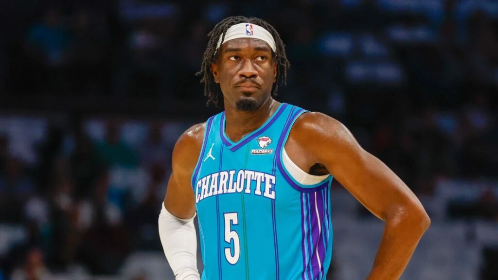 "Фінікс" виміняв центрового, від якого "Лейкерс" відмовилися за добу 2 "Фінікс" виміняв центрового, від якого "Лейкерс" відмовилися за добу 1