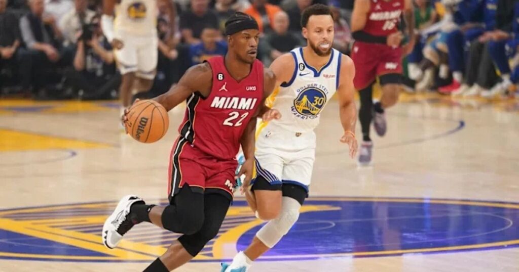 Стефен Каррі детально висловився про обмін Джиммі Батлера в "Голден Стейт" 2 Стефен Каррі детально висловився про обмін Джиммі Батлера в "Голден Стейт" 1