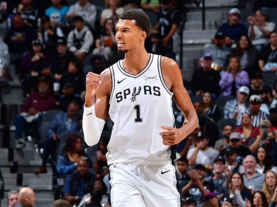 Віктор Вембаньяма підкорив видатний рекорд Вілта Чемберлена і переписав історію НБА 2 Віктор Вембаньяма підкорив видатний рекорд Вілта Чемберлена і переписав історію НБА 1