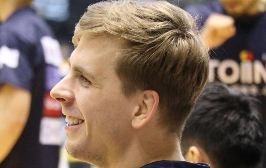 Українці за кордоном: Герун, Бєліков, Войналович, Шевченко, Зайцев, Балабан, Дацько 2 Українці за кордоном: Герун, Бєліков, Войналович, Шевченко, Зайцев, Балабан, Дацько 1