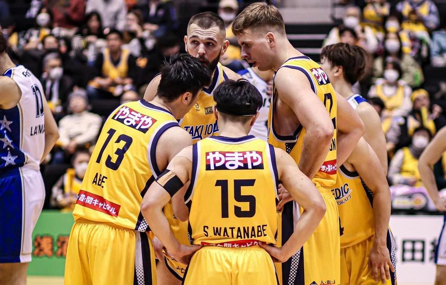 Українці за кордоном: Герун, Зотов, Крутоус, Мішула, Мироненко, Шевченко, Ковальов, Ліщина, 2 Українці за кордоном: Герун, Зотов, Крутоус, Мішула, Мироненко, Шевченко, Ковальов, Ліщина, 1