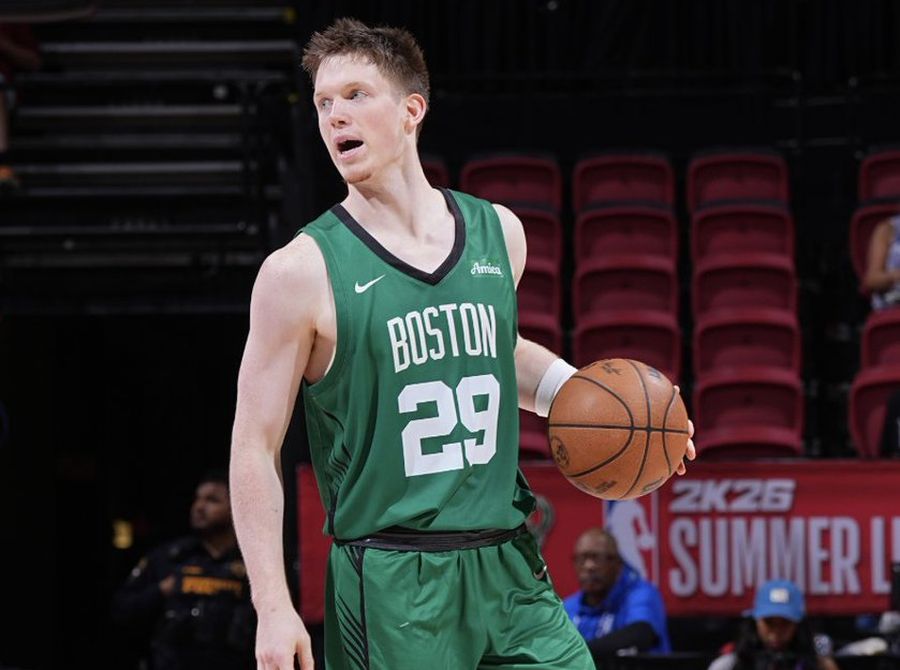 Максим Шульга отримав від "Бостона" двосторонній контракт 2 Максим Шульга отримав від "Бостона" двосторонній контракт 1