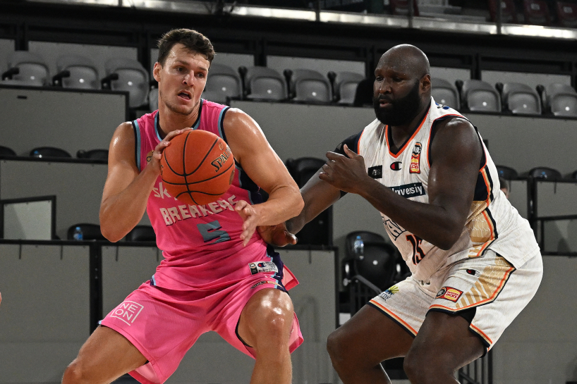 "Альба" підписала колишнього гравці "Басконії" Янні Уетзелла 2 "Альба" підписала колишнього гравці "Басконії" Янні Уетзелла 1