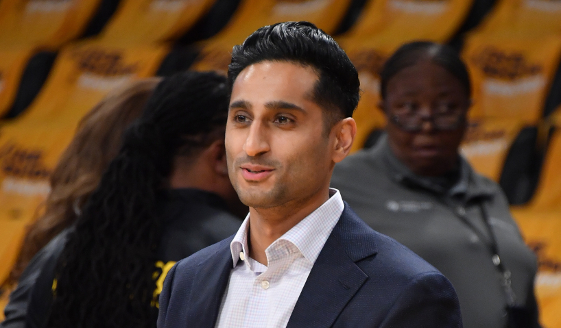 Головний інсайдер НБА назвав трьох суперзірок, які можуть змінити клуб найближчим часом 2 Головний інсайдер НБА назвав трьох суперзірок, які можуть змінити клуб найближчим часом 1