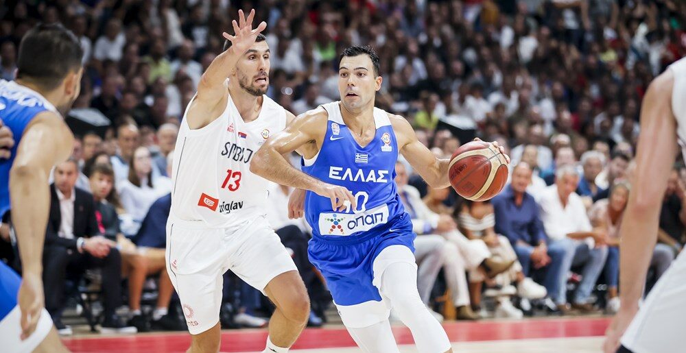 У двох ключових гравців збірної Греції проблеми з колінами після матчу з Сербією 2 У двох ключових гравців збірної Греції проблеми з колінами після матчу з Сербією 1