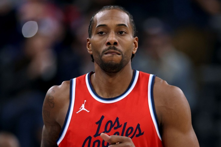 Кавай Ленард забив фантастичний переможний кидок під сирену і встановив рекорд Кубку НБА 2 Кавай Ленард забив фантастичний переможний кидок під сирену і встановив рекорд Кубку НБА 1