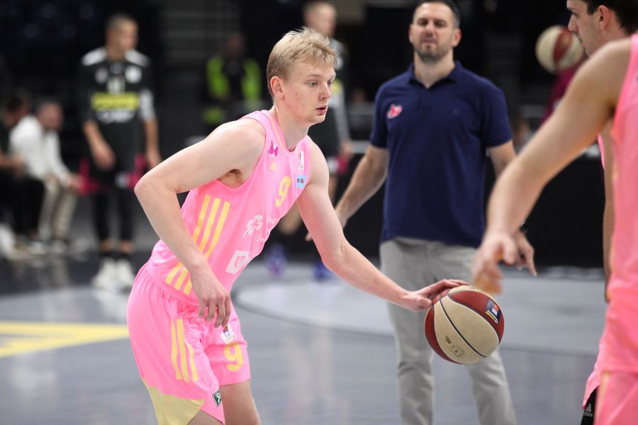 Українці за кордоном: Кобзистий, Ковальов, Тихонов, Мироненко, Ліщина, Корбут 2 Українці за кордоном: Кобзистий, Ковальов, Тихонов, Мироненко, Ліщина, Корбут 1