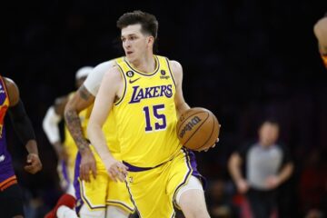 Остін Рівз набрав 51 очко і привів "Лейкерс" до перемоги без двох суперзірок в складі 8 Остін Рівз набрав 51 очко і привів "Лейкерс" до перемоги без двох суперзірок в складі 7