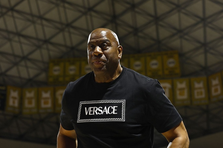 Меджик Джонсон: "Бронні Джеймс не повинен грати в НБА у майбутньому сезоні" 2 Меджик Джонсон: "Бронні Джеймс не повинен грати в НБА у майбутньому сезоні" 1