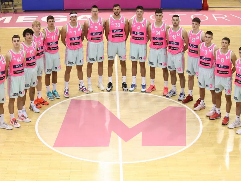 Олександр Кобзистий набрав 17 очок за "Мегу" у товариській грі 2 Олександр Кобзистий набрав 17 очок за "Мегу" у товариській грі 1