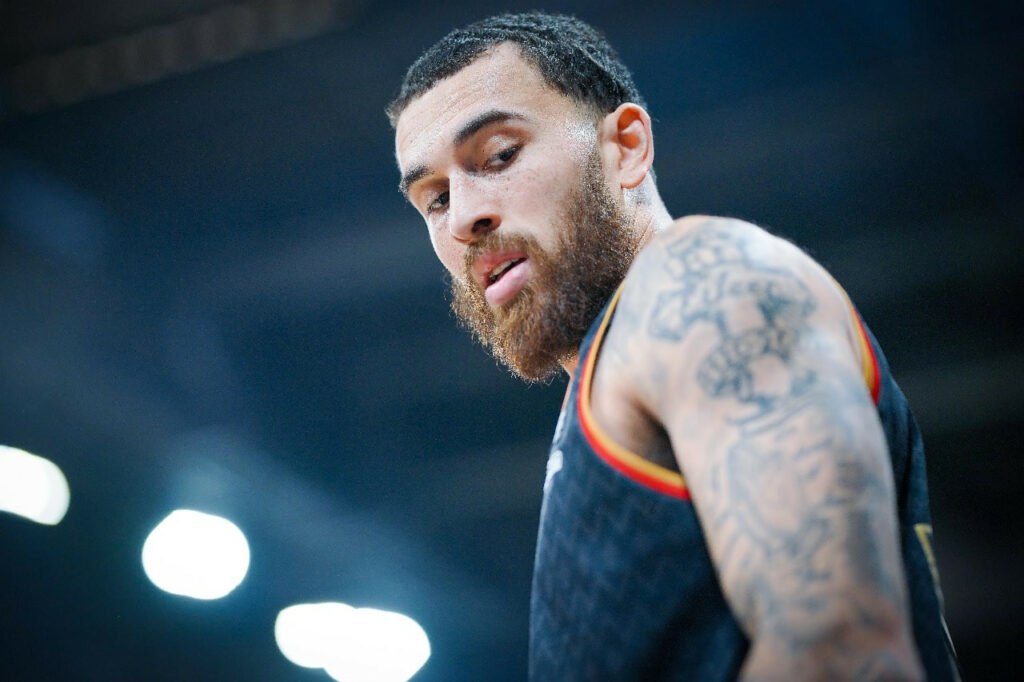 Майк Джеймс відреагував на несподіване звільнення Серджіо Скаріоло з "Віртусу" 2 Майк Джеймс відреагував на несподіване звільнення Серджіо Скаріоло з "Віртусу" 1