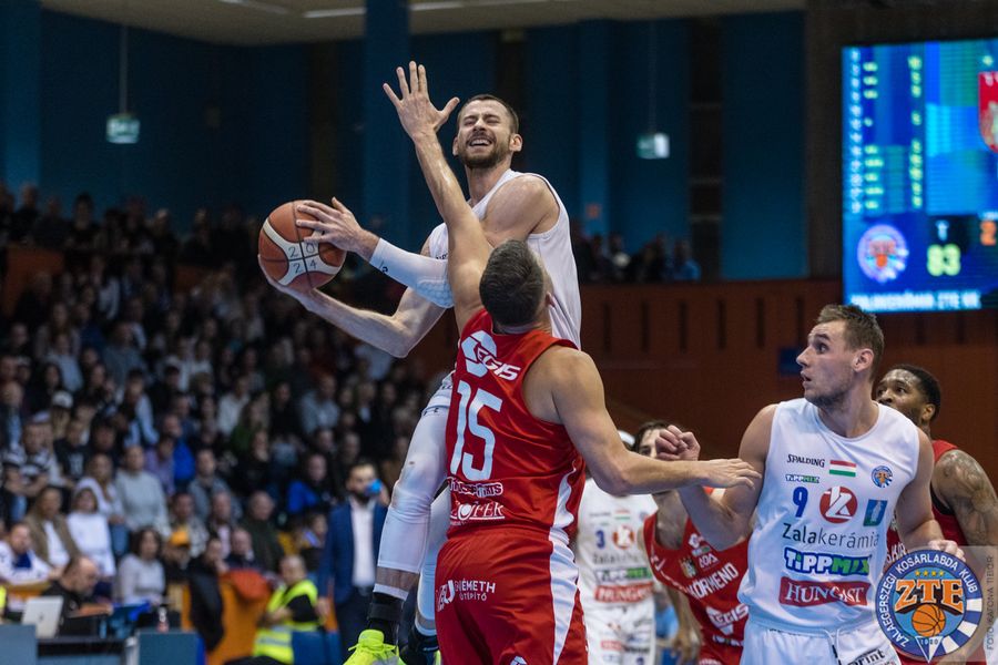 Українці за кордоном напередодні матчів збірної: Мішула, Крутоус, Зотов, Петров, Зайцев, Семерич 2 Українці за кордоном напередодні матчів збірної: Мішула, Крутоус, Зотов, Петров, Зайцев, Семерич 1