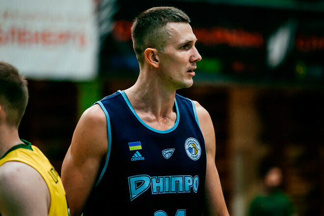 Володимира Конєва відпустили з ТЦК, але за збірну він не зіграє 2 Володимира Конєва відпустили з ТЦК, але за збірну він не зіграє 1