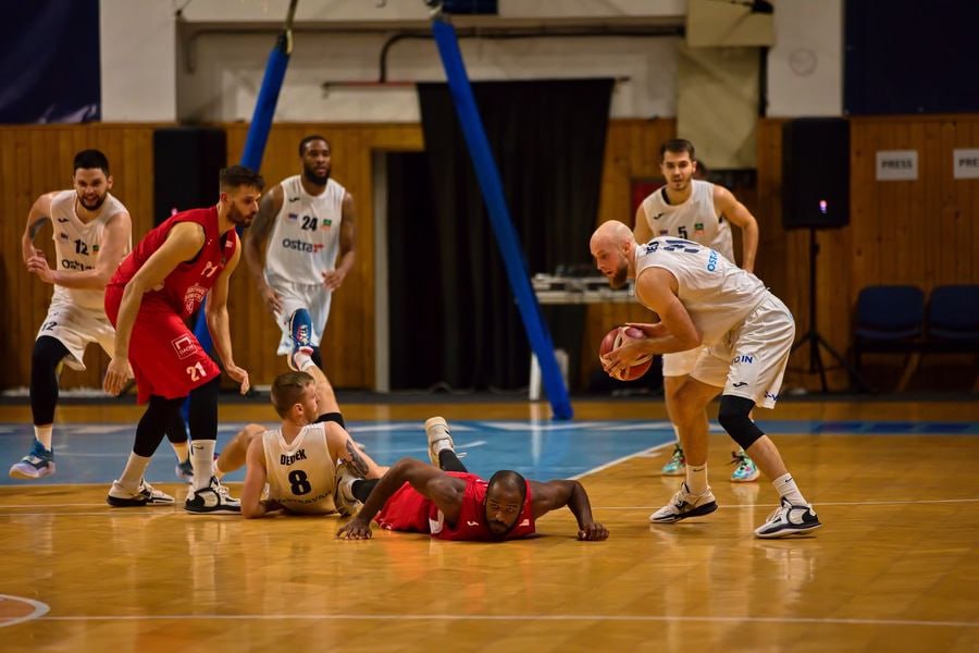 Українці за кордоном: Шундель, Мироненко, Шевченко, Беліков, Фролов, Бачурін, Давидюк, Міхєєв 2 Українці за кордоном: Шундель, Мироненко, Шевченко, Беліков, Фролов, Бачурін, Давидюк, Міхєєв 1