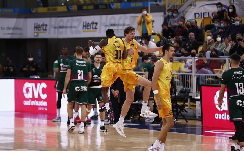 Українці за кордоном: Пустовий, Тихонов, Орлов, Чумаков, Фесенко 2 Українці за кордоном: Пустовий, Тихонов, Орлов, Чумаков, Фесенко 1