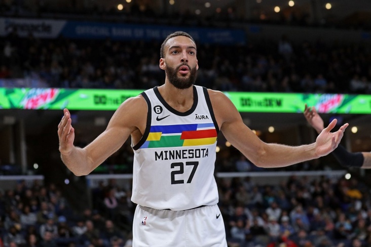 Про таке не мріяли Карім і О'Ніл. Центровий "Міннесоти" видав історичне домінування в плей-офф НБА 2 Про таке не мріяли Карім і О'Ніл. Центровий "Міннесоти" видав історичне домінування в плей-офф НБА 1