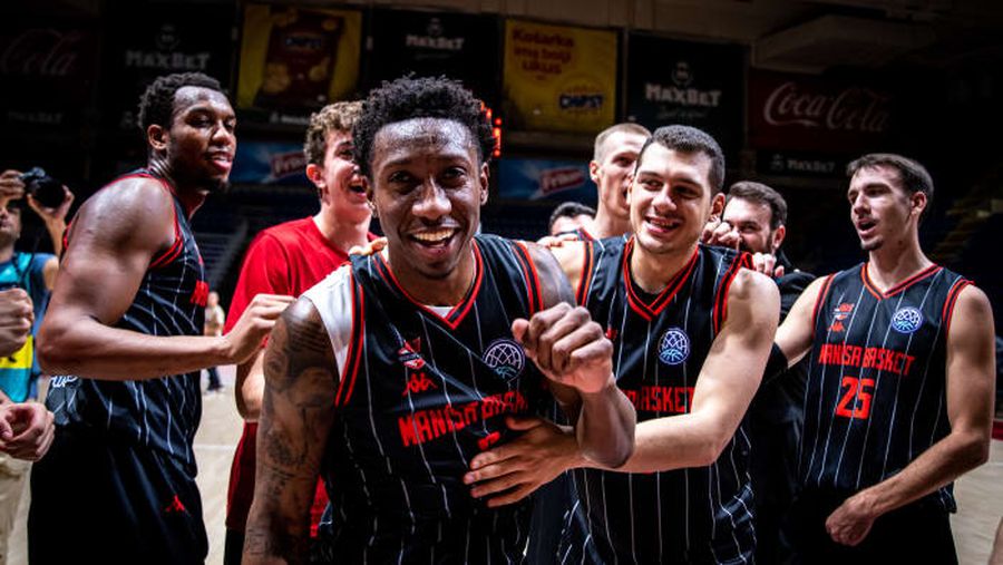 Лідер турецького клубу в останньому матчі за команду повторив рекорд Ліги чемпіонів 2 Лідер турецького клубу в останньому матчі за команду повторив рекорд Ліги чемпіонів 1