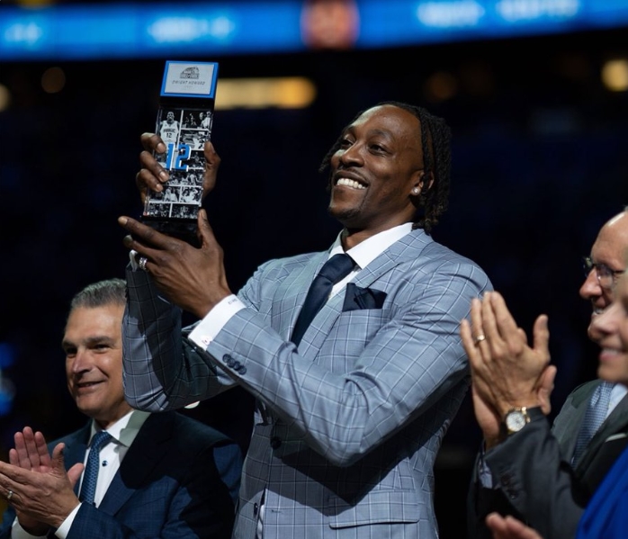 Легендарного Двайта Ховарда ввели в Зал слави клубу НБА перед матчем з "Лейкерс" 2 Легендарного Двайта Ховарда ввели в Зал слави клубу НБА перед матчем з "Лейкерс" 1