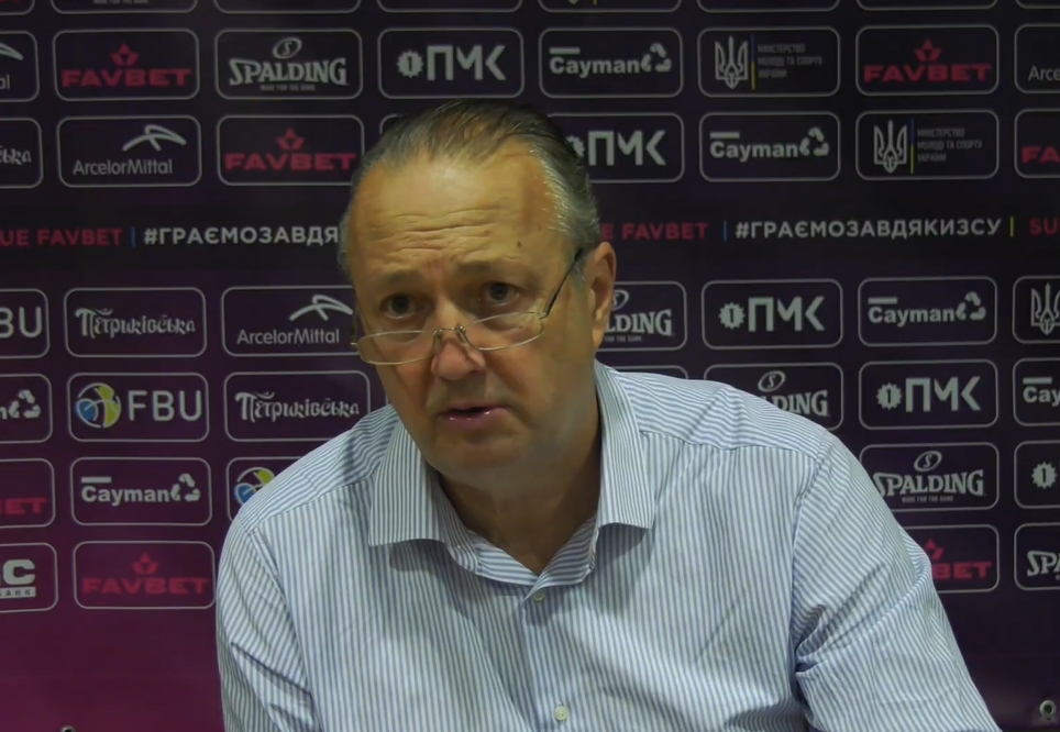 Валентин Берестнєв: "Мені дуже соромно. Команда грала так, що хотілося вибігти із зали" 2 Валентин Берестнєв: "Мені дуже соромно. Команда грала так, що хотілося вибігти із зали" 1