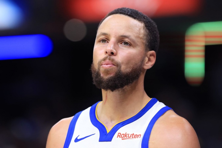 Стефен Каррі обійшов Вінса Картера у списку найкращих снайперів в історії НБА 2 Стефен Каррі обійшов Вінса Картера у списку найкращих снайперів в історії НБА 1