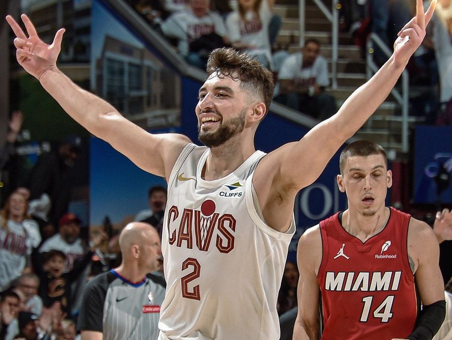 Запасному гравцю "Клівленда" не вистачило 4 очок, щоб перевершити рекорд Леброна Джеймса 2 Запасному гравцю "Клівленда" не вистачило 4 очок, щоб перевершити рекорд Леброна Джеймса 1