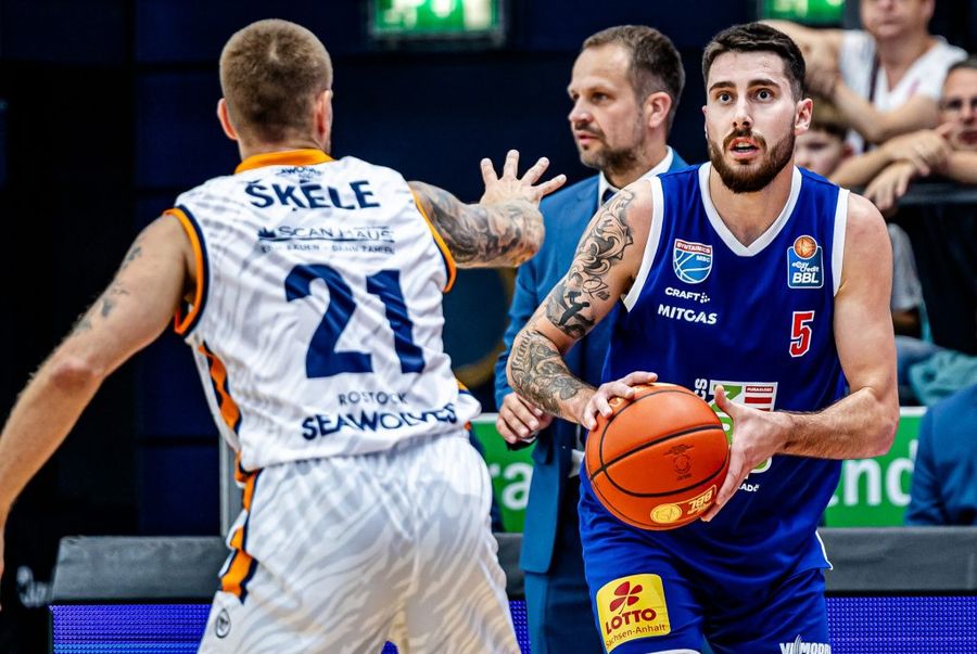 Українці за кордоном: Ткаченко, Антипов, Чумаков, Карасьов 2 Українці за кордоном: Ткаченко, Антипов, Чумаков, Карасьов 1