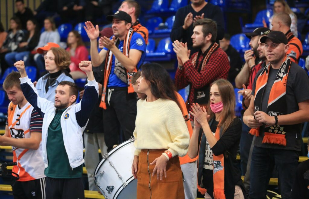 Кабмін України розглядає повернення вболівальників на трибуни 2 - basket.com.ua Кабмін України розглядає повернення вболівальників на трибуни 1 - basket.com.ua