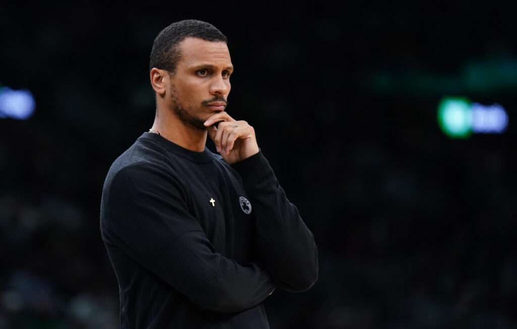 Головний тренер "Бостона" прокоментував гру Дмитра Скапінцева за основу "Бостона" в передсезонці НБА 2 Головний тренер "Бостона" прокоментував гру Дмитра Скапінцева за основу "Бостона" в передсезонці НБА 1